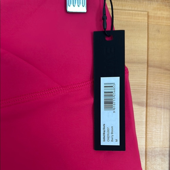 Oner Active Unified Wrap Shorts M Berry Bloom - Picture 5 of 6